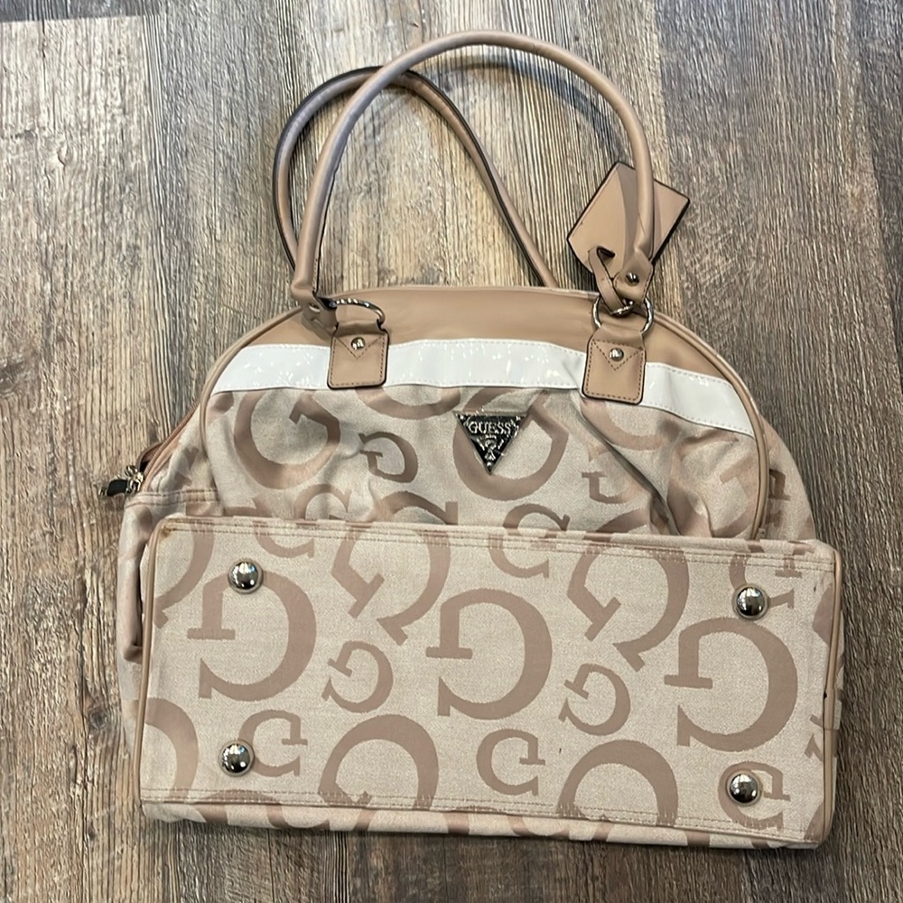 Guess tote